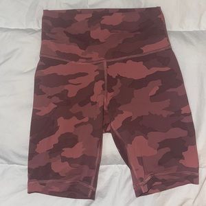Lululemon Wunder Train High Rise Short 8” red camo